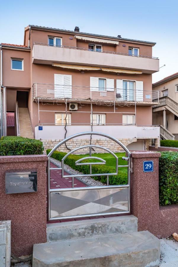 Apartment Adrian بيوغْغاد نا موغو المظهر الخارجي الصورة