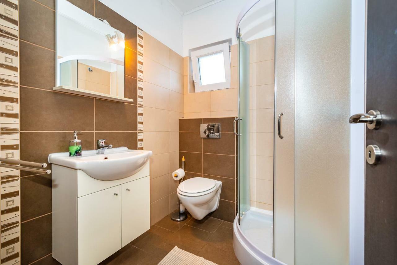 Apartment Adrian بيوغْغاد نا موغو المظهر الخارجي الصورة